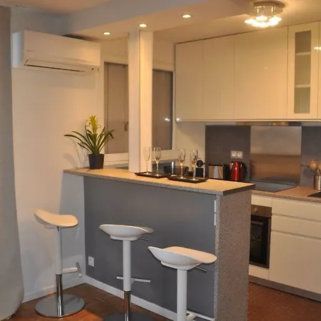 Charmant Studio Avec Parking#paris 19 * פריז
